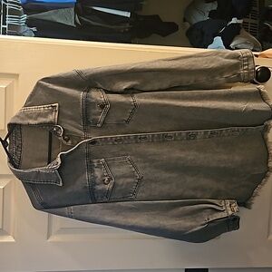 Women's long sleeve denim shacket